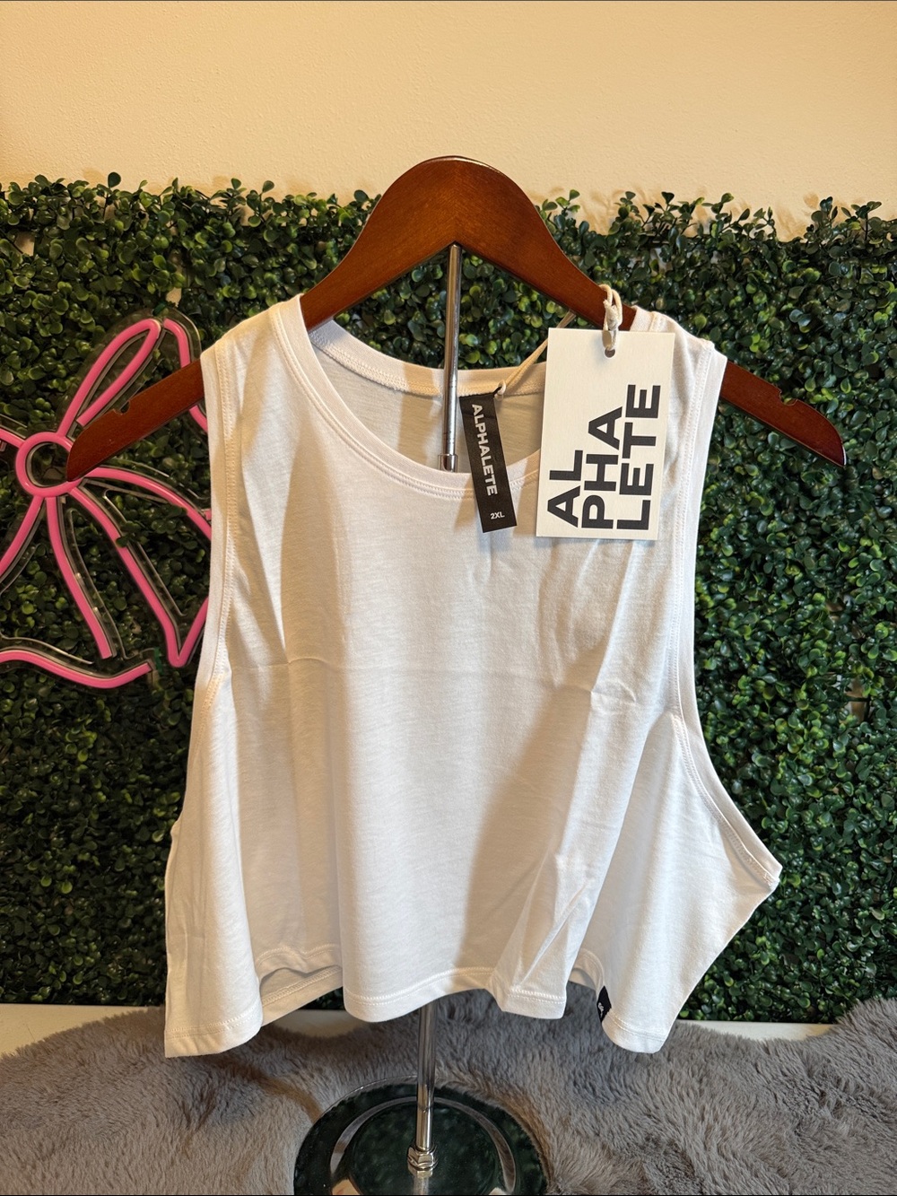 NWT Alphalete Women's White Cropped Tank Top